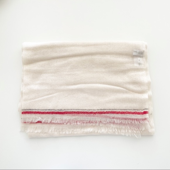 UNIQLO x Ines de la Fressange cashmere scarf - Picture 2 of 3